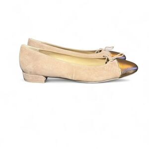 Stuart Weitzman Women’s Sleek Metallic Cap Nude Suede Toe Bow Ballet Flat 10.5